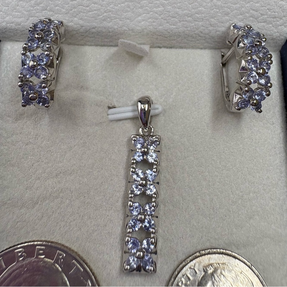 Natural Tanzanite 3-Piece Jewelry Set 925 Sterling Silver Earrings & Pendant